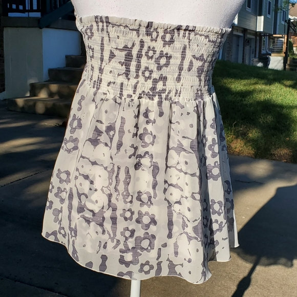 CAbi 2 layer smocked strapless top L - Picture 2 of 9